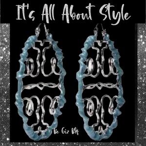 Authentic Tory Burch Twisted Miller Silvertone & Enamel Earrings Silver Artic